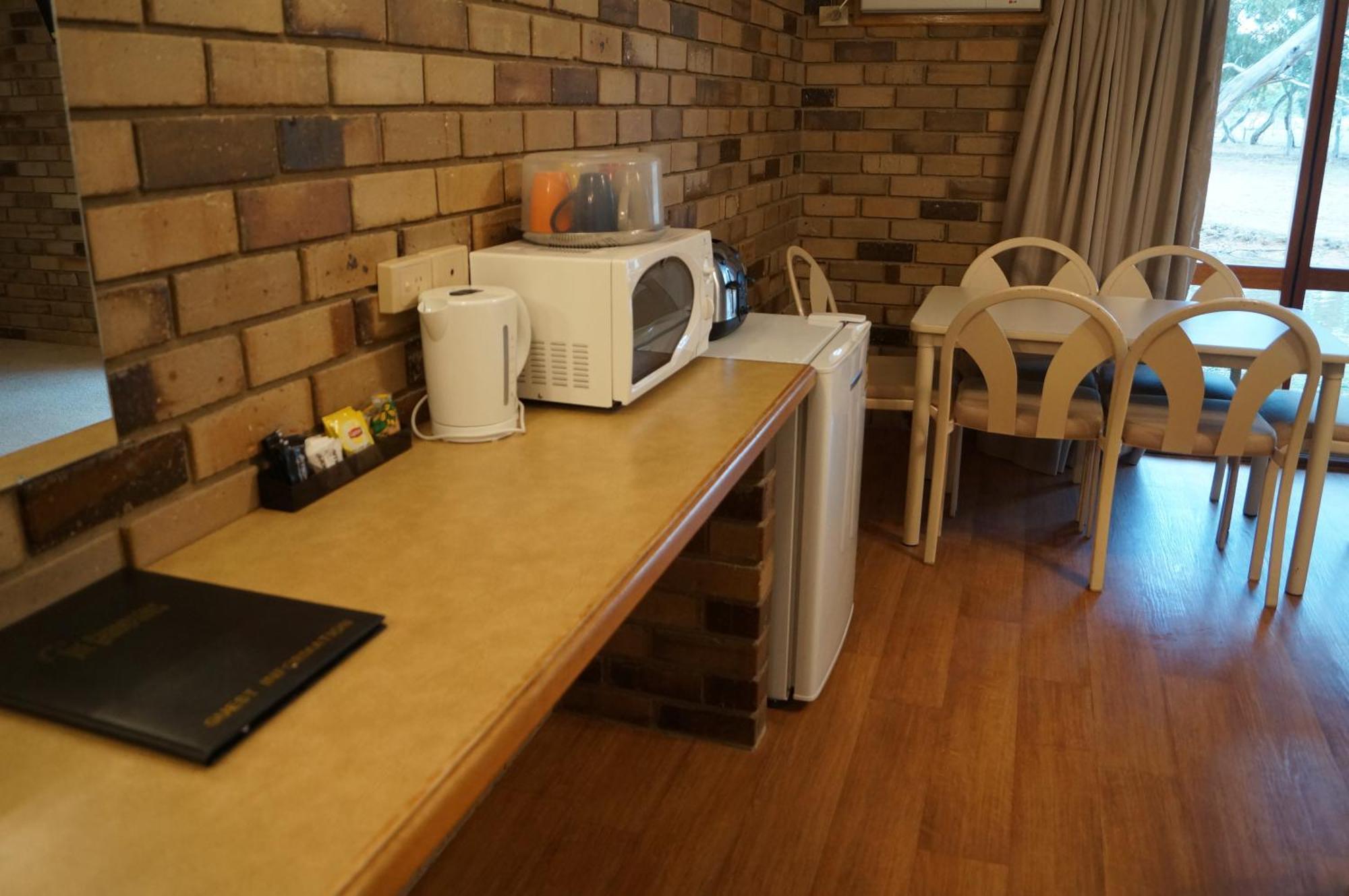 Magdala Motor Lodge & Lakeside Restaurant Stawell Room photo