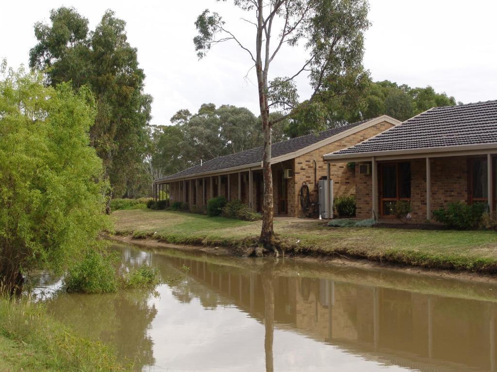 Magdala Motor Lodge & Lakeside Restaurant Stawell Exterior photo