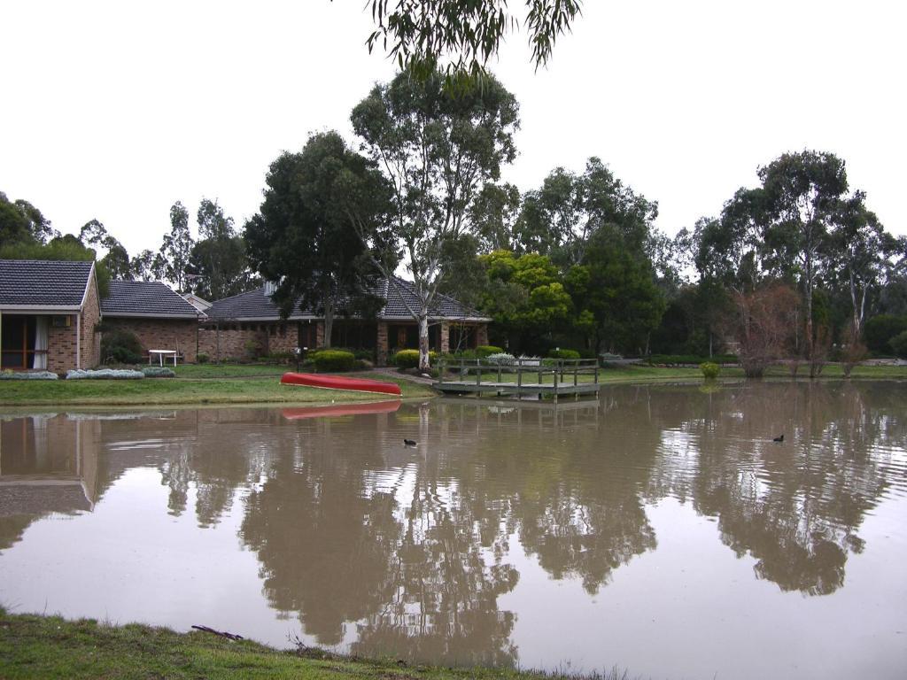 Magdala Motor Lodge & Lakeside Restaurant Stawell Exterior photo