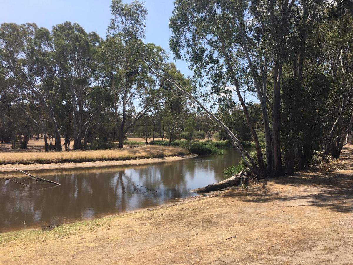 Magdala Motor Lodge & Lakeside Restaurant Stawell Exterior photo