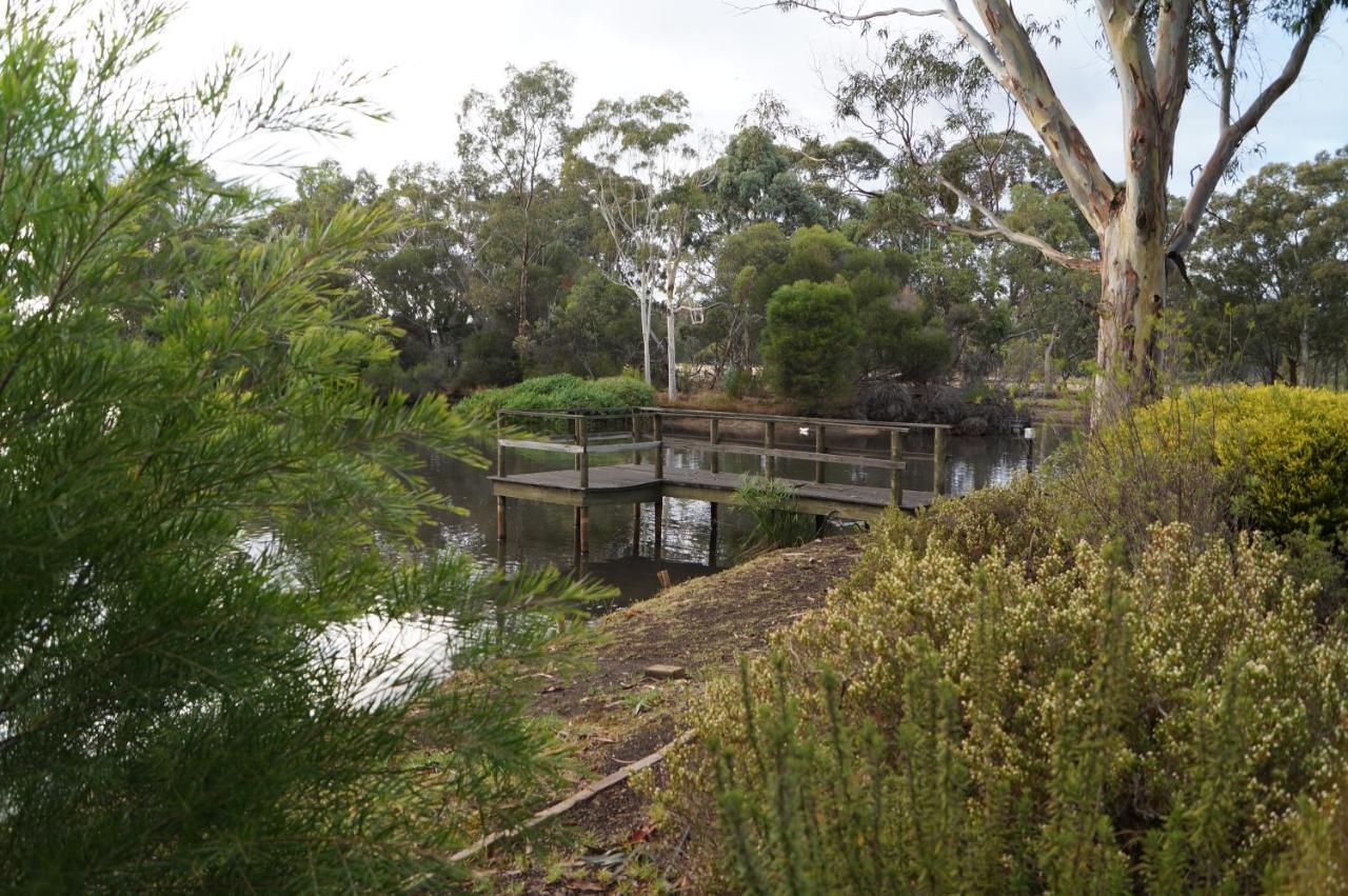 Magdala Motor Lodge & Lakeside Restaurant Stawell Exterior photo